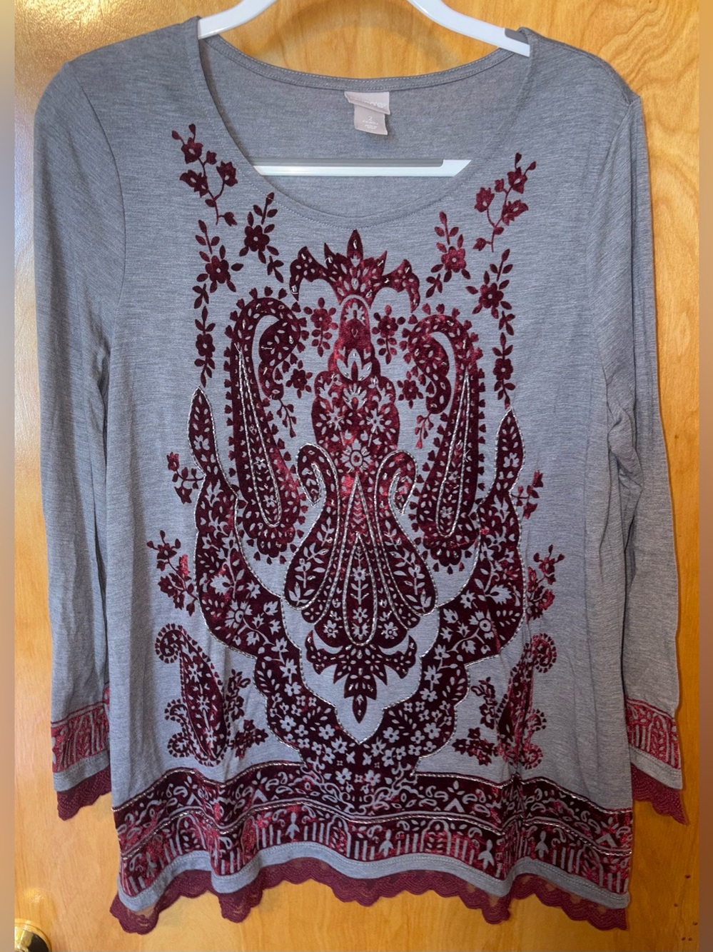 Chico’s grey/maroon paisley design knit tunic with velvet/sequin/lace Size 2